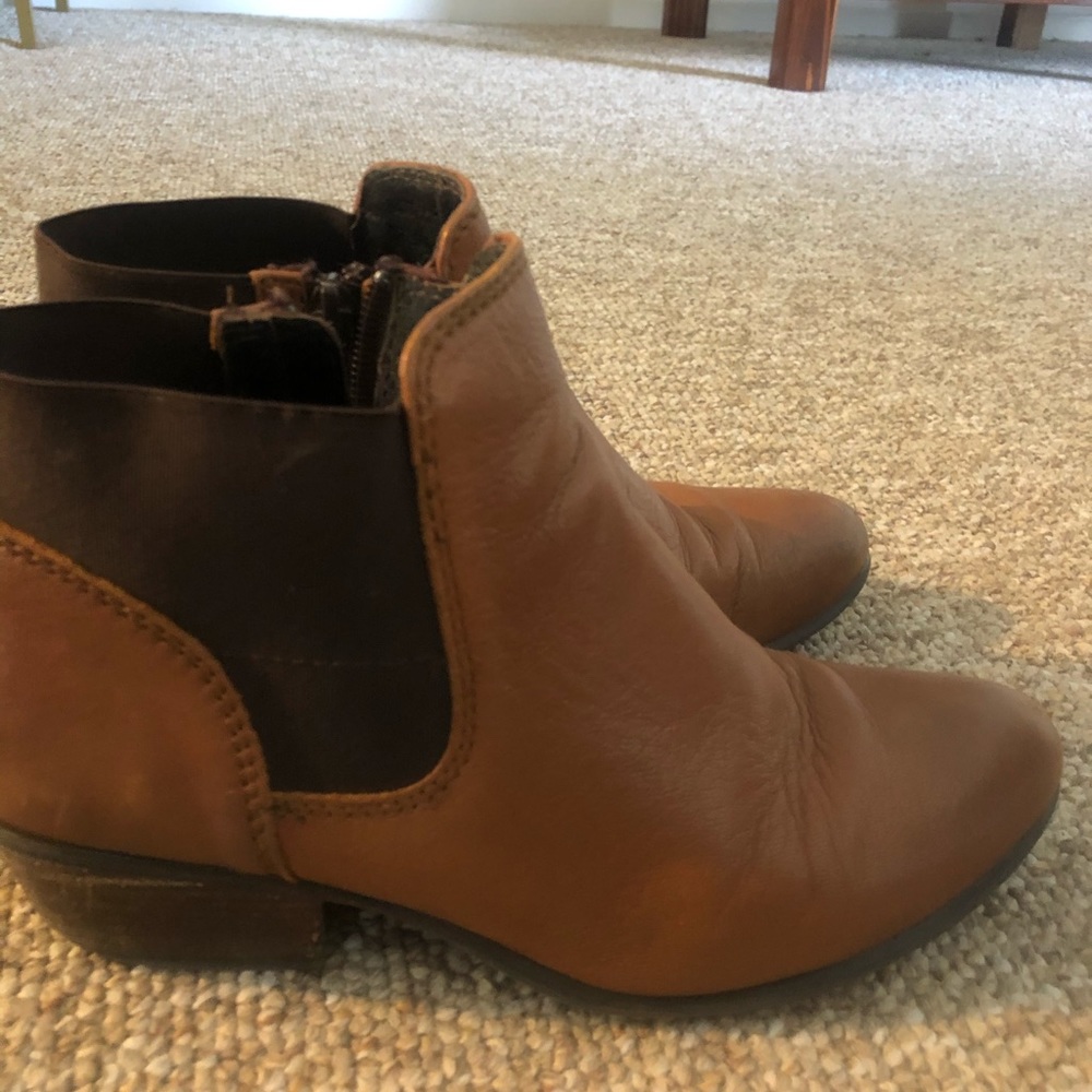 Steve Madden brown ankle boots